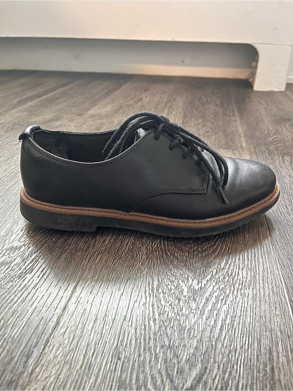 Clarks Black Leather Lace-Up Women's Oxford with Brown Welt
